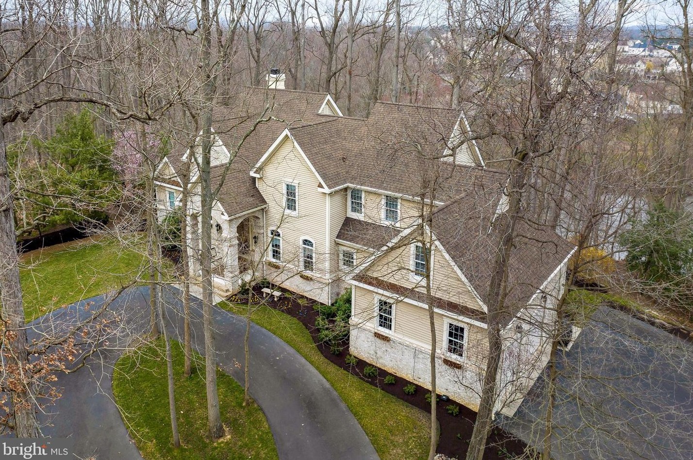 28 Waterview Dr, Pilesgrove, NJ 08098