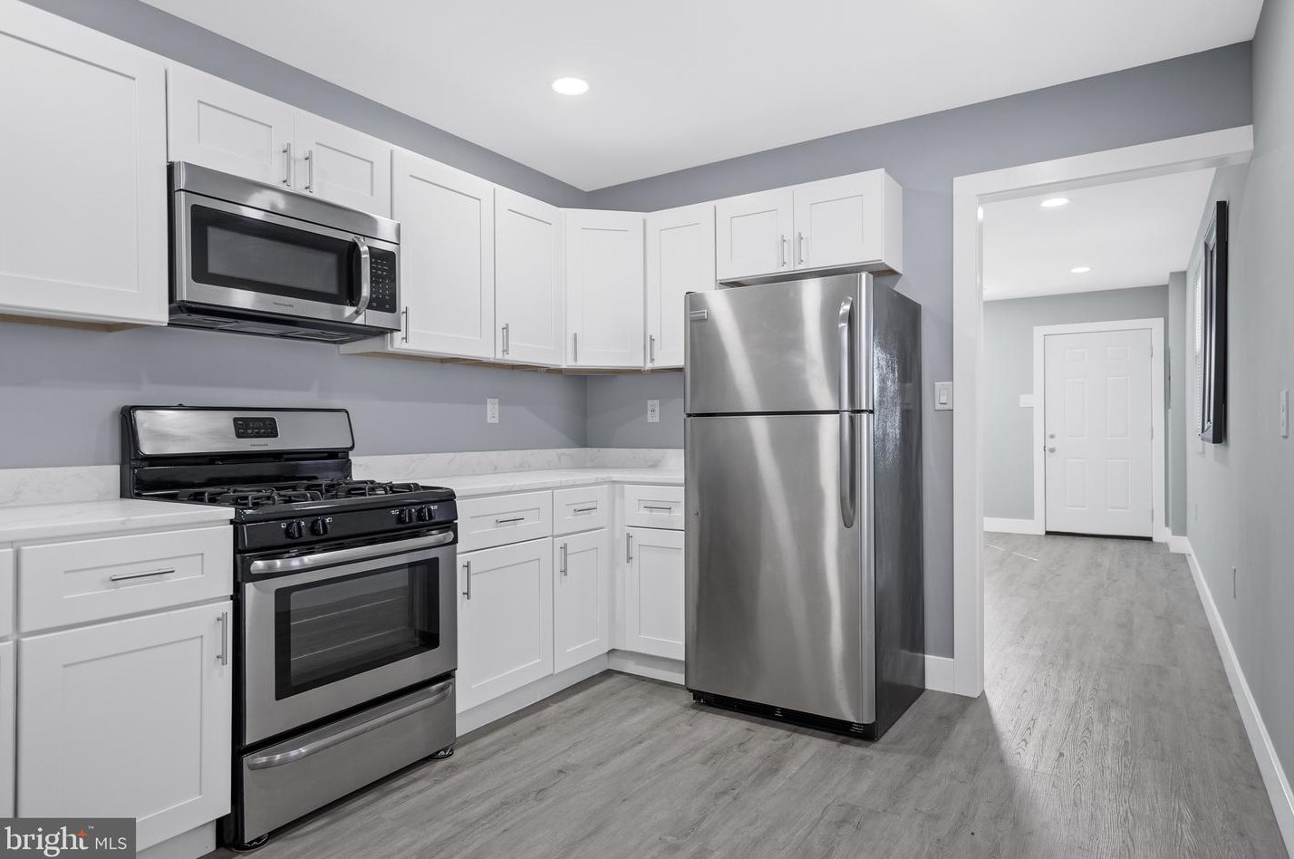 19 Willis St, Carneys Point Township, NJ 08069-1747
