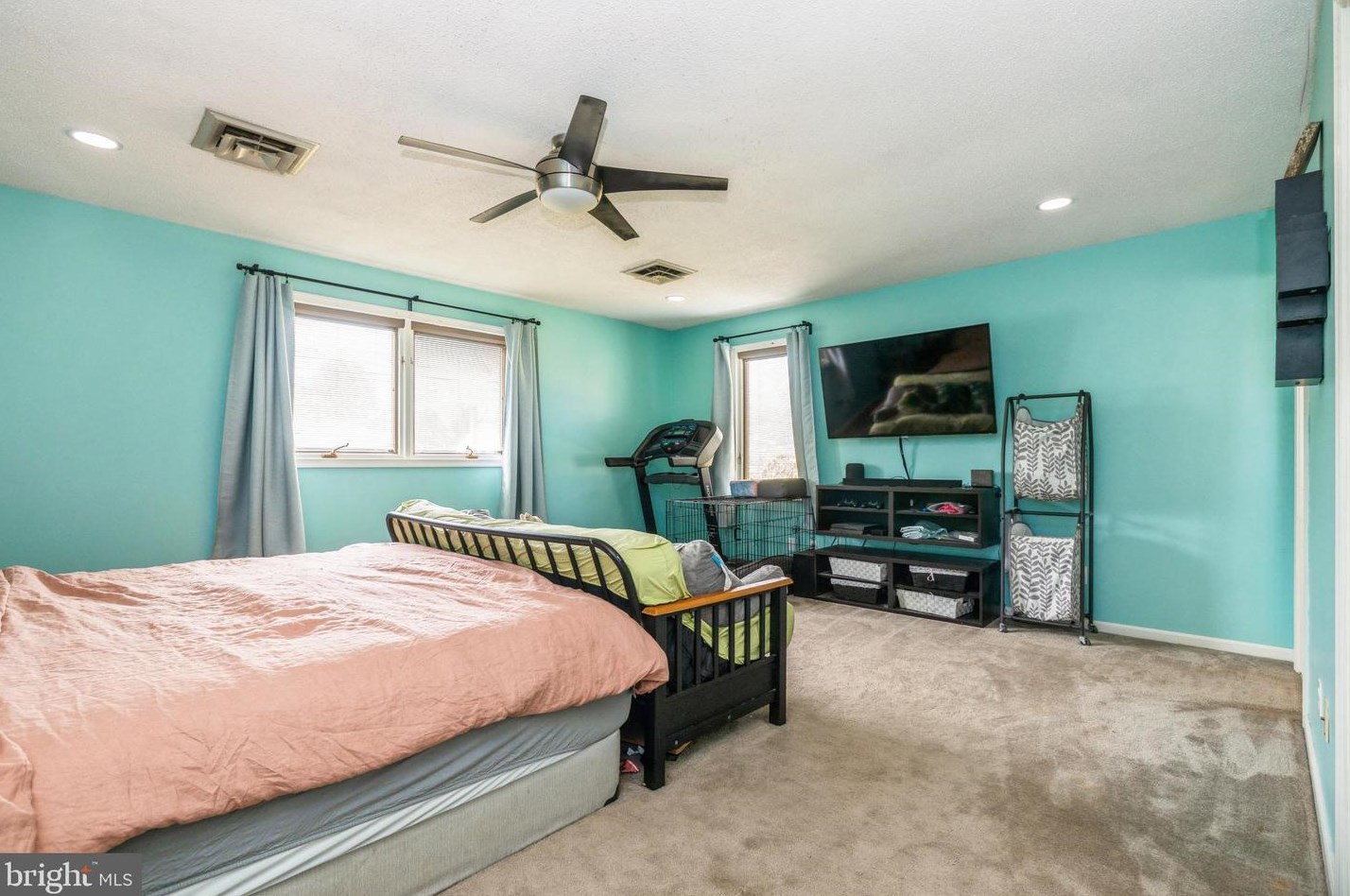 18 Grace Ave, Pennsville NJ  08070-1205 exterior