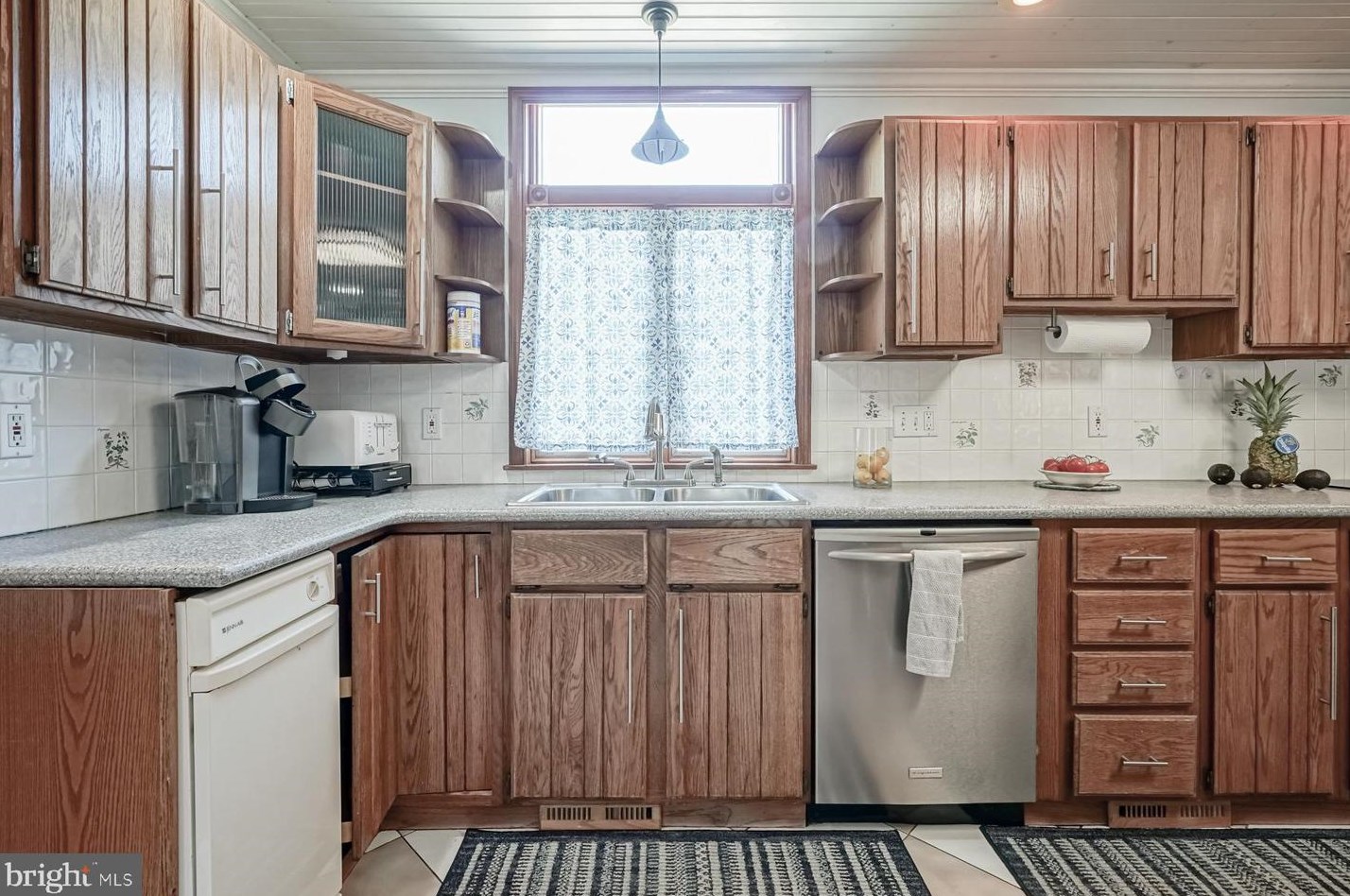 13 Cordrey Ave, Pennsville NJ  08070-2602 exterior