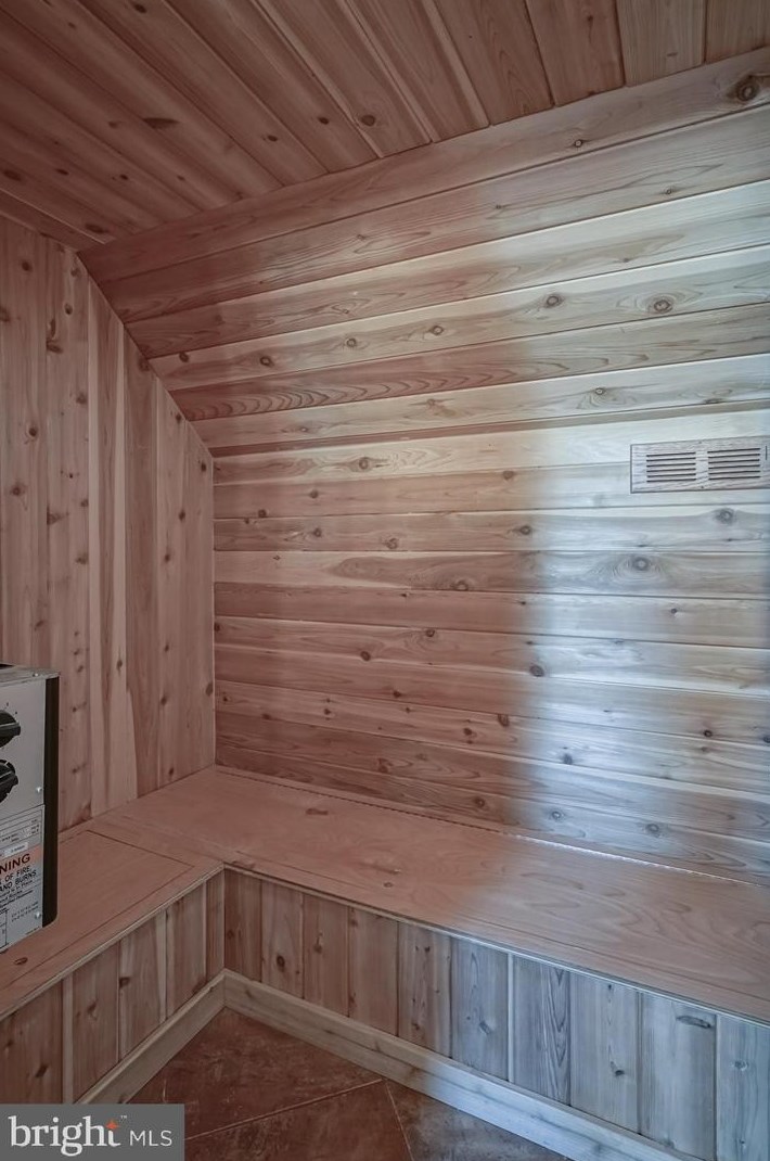 13 Cordrey Ave, Pennsville NJ  08070-2602 exterior