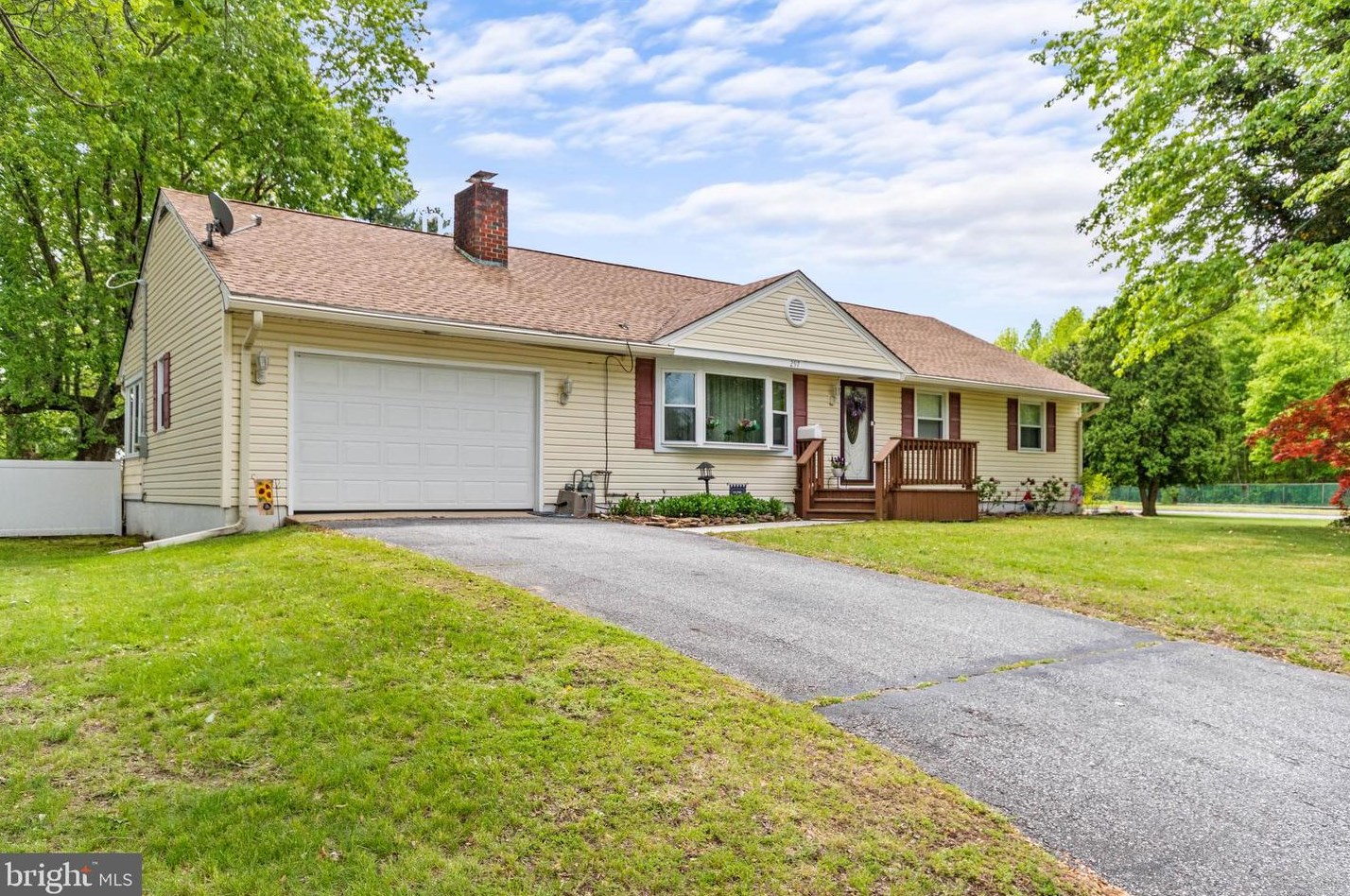 297 E St, Carneys Point Township, NJ 08069