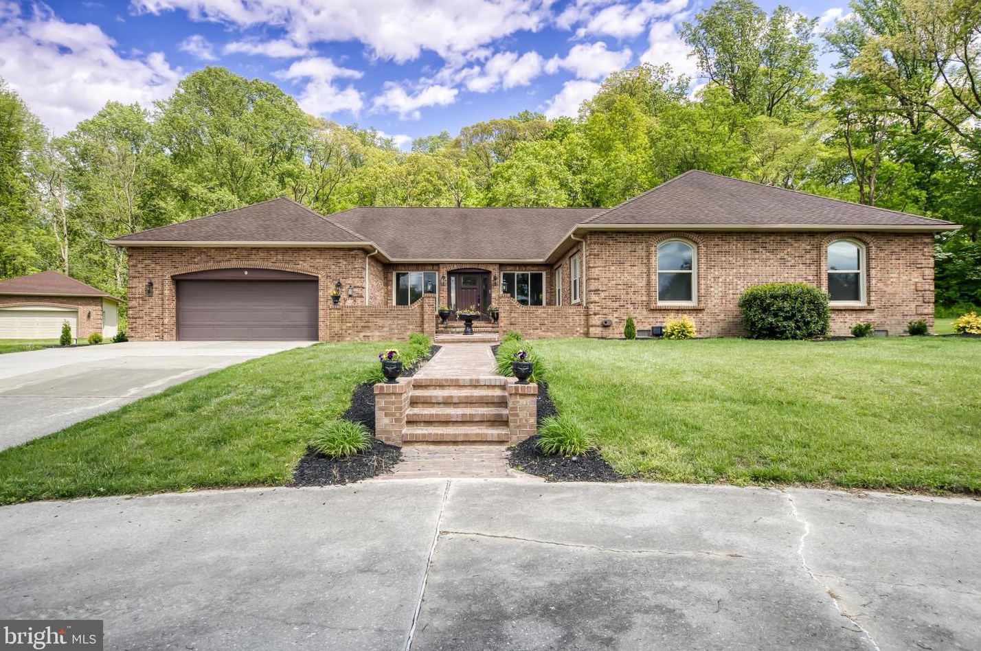 9 Hickory Ln, Pilesgrove, NJ 08098