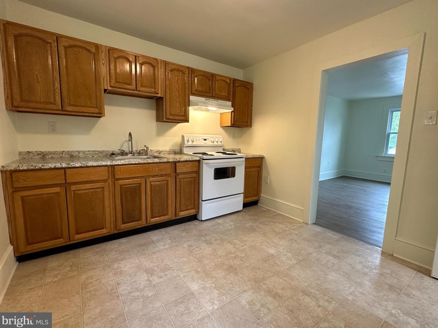 71 New St, Carneys Point Township, NJ 08069-1324