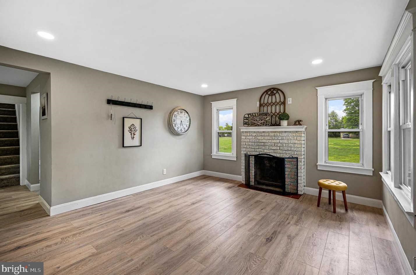 8 Kansas Rd, Pennsville NJ  08070-3612 exterior