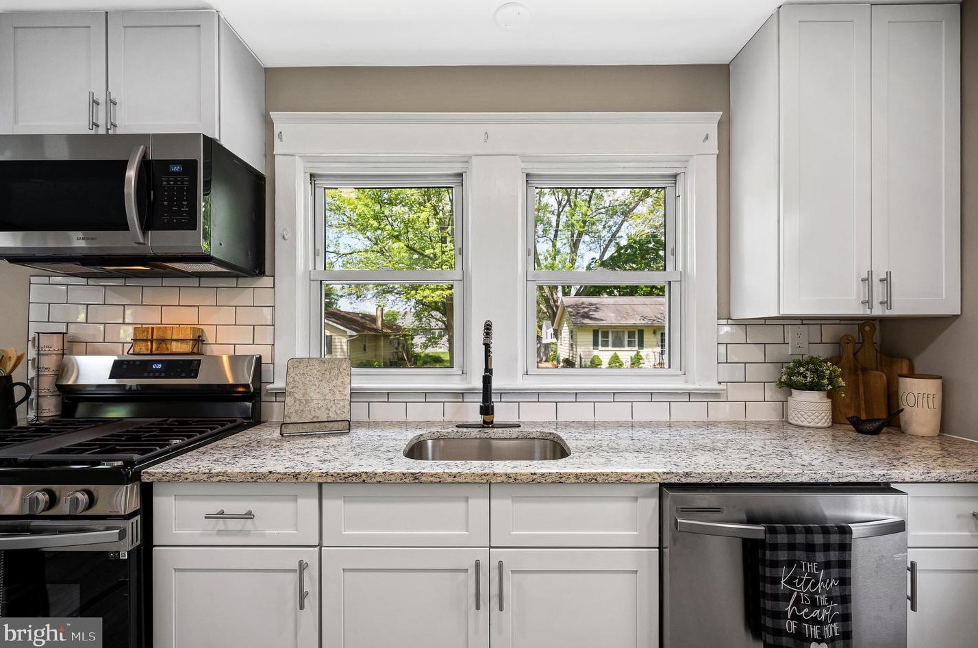 8 Kansas Rd, Pennsville NJ  08070-3612 exterior