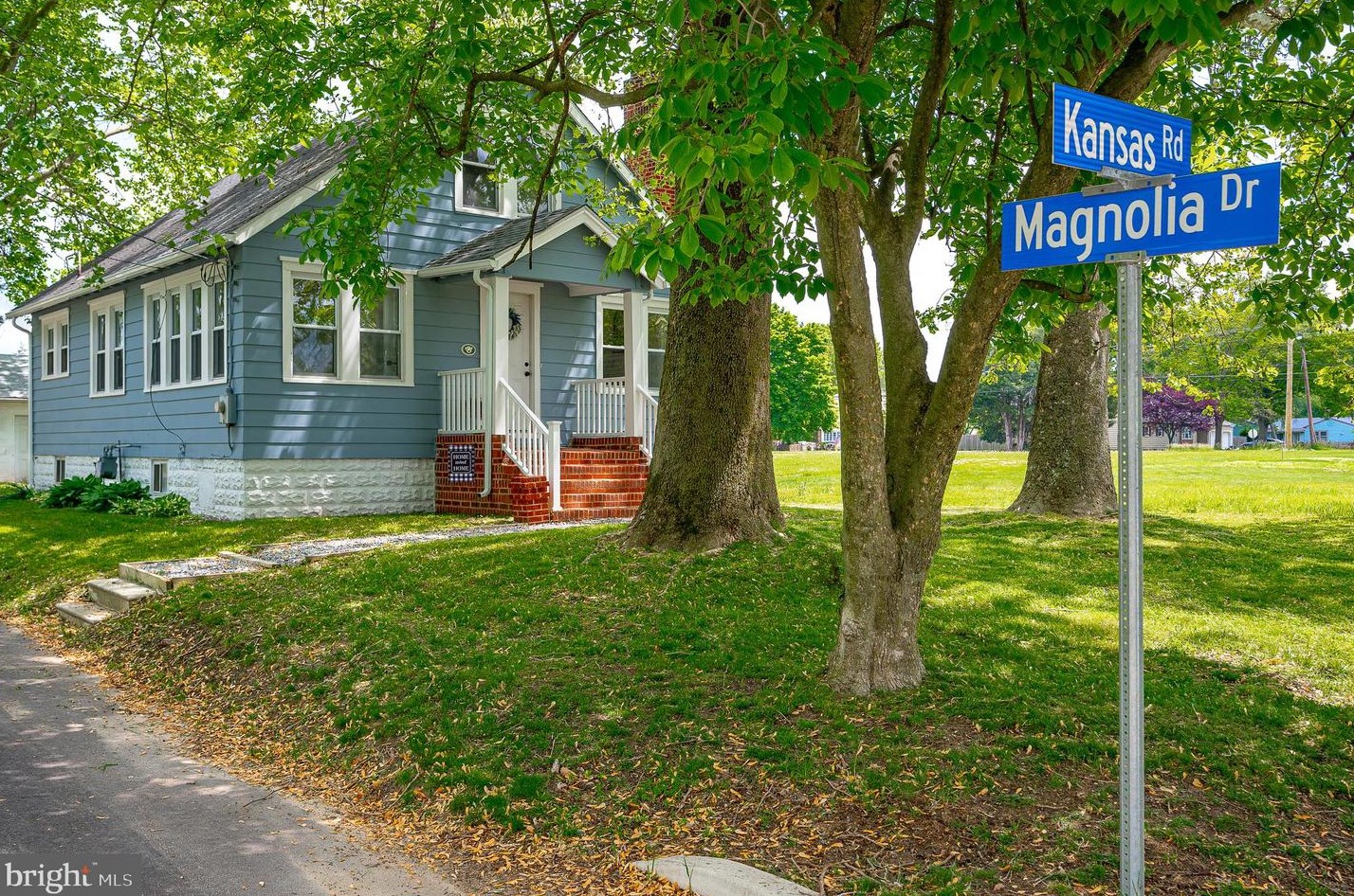 8 Kansas Rd, Pennsville NJ  08070-3612 exterior