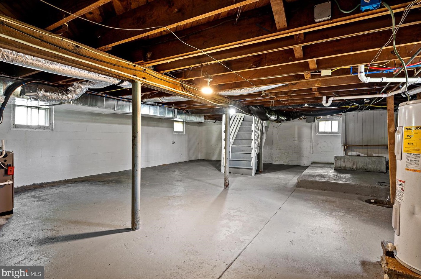 8 Kansas Rd, Pennsville NJ  08070-3612 exterior