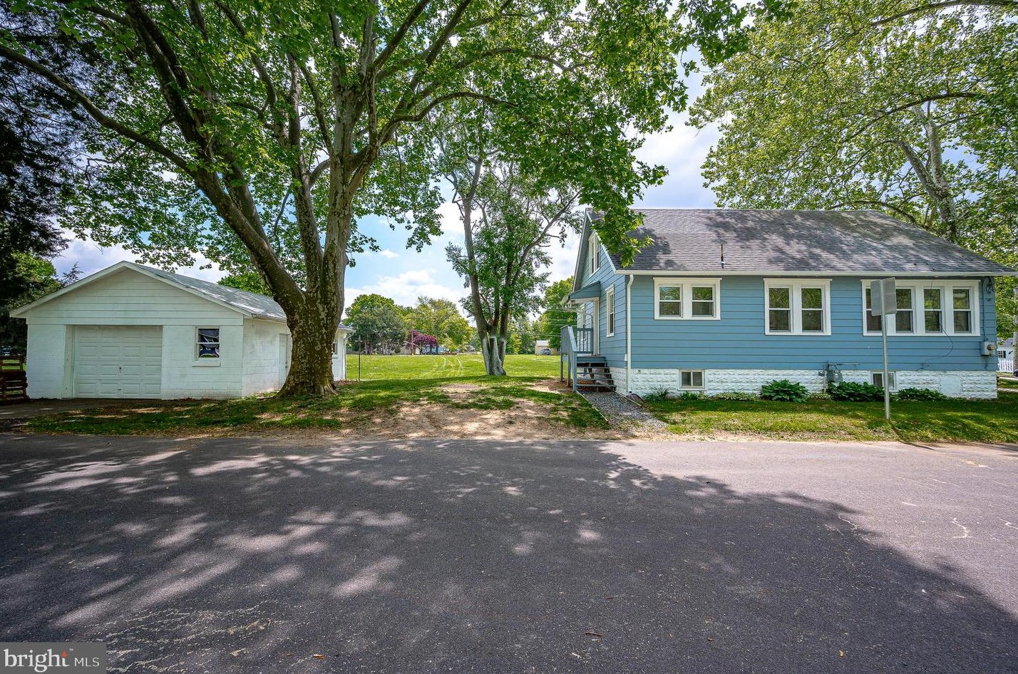 8 Kansas Rd, Pennsville NJ  08070-3612 exterior