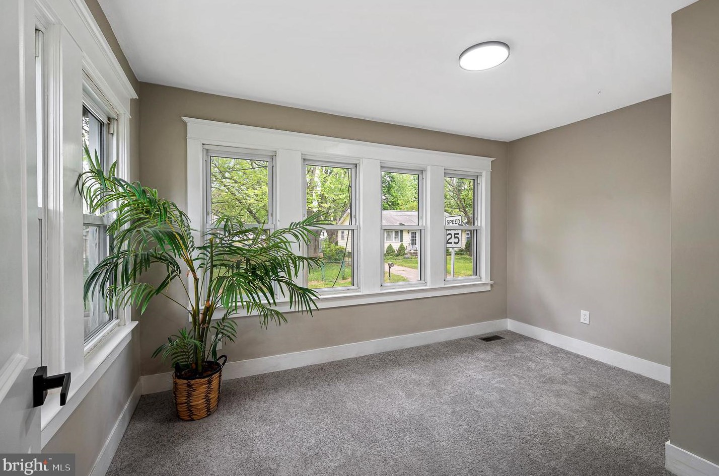 8 Kansas Rd, Pennsville NJ  08070-3612 exterior