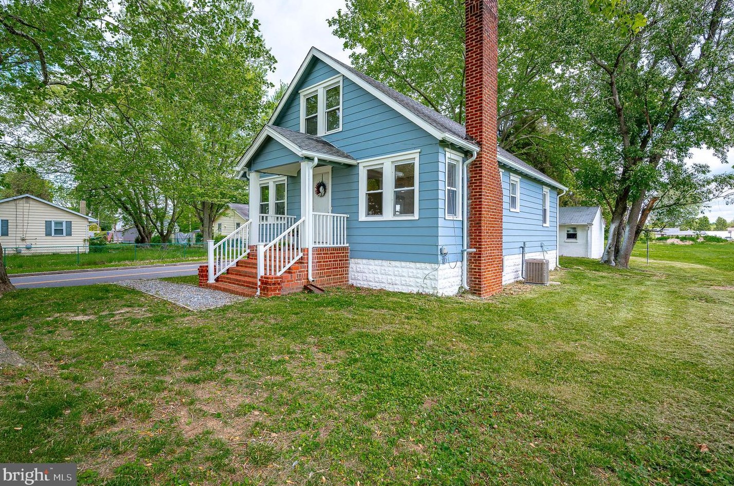 8 Kansas Rd, Pennsville NJ  08070-3612 exterior