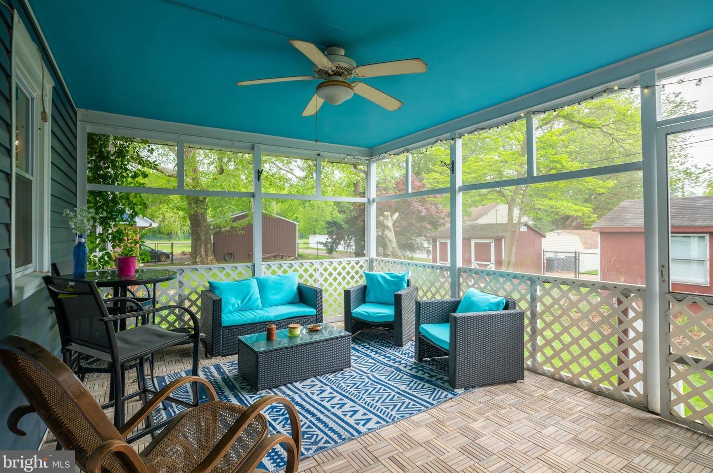 292 C St, Carneys Point Township NJ  08069-2337 exterior