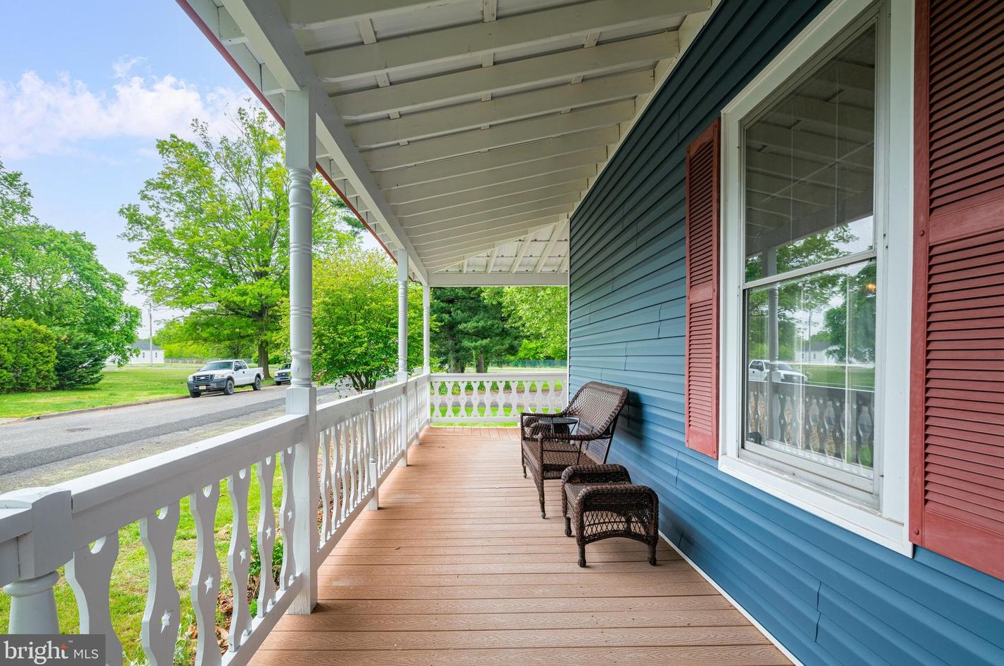 292 C St, Carneys Point Township NJ  08069-2337 exterior