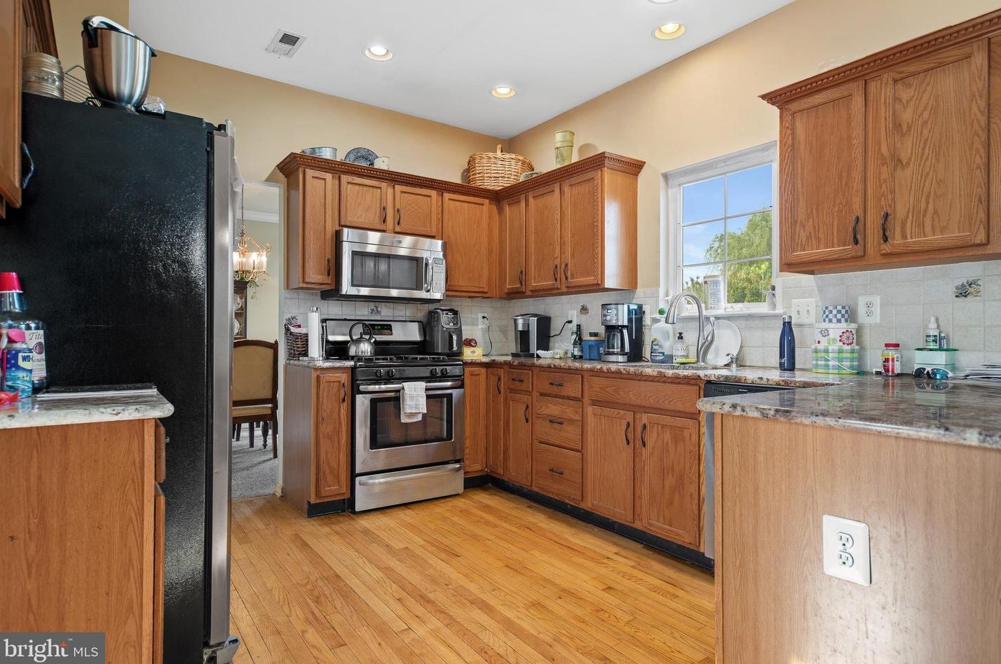 18 Candle Light Dr, Pilesgrove, NJ 08098