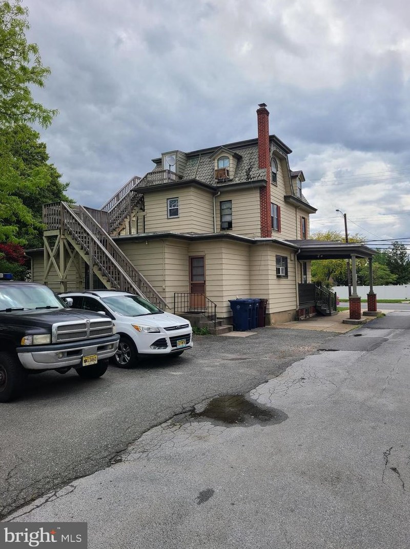 39 East Ave, Pilesgrove, NJ 08098