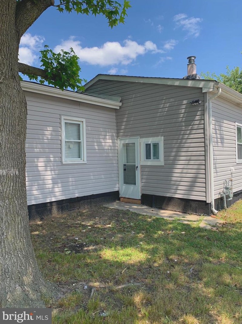 138 Lanning Ave, Carneys Point Township NJ  08069-1018 exterior