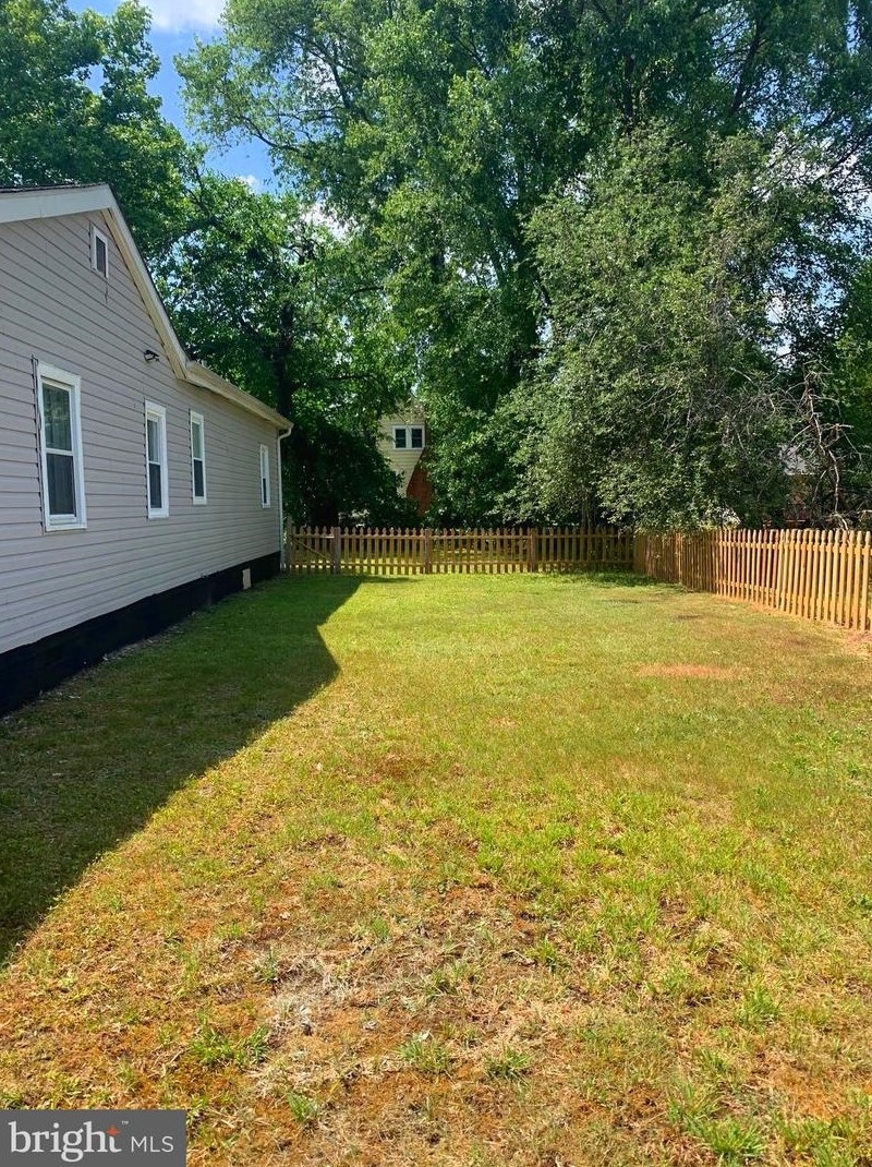 138 Lanning Ave, Carneys Point Township NJ  08069-1018 exterior
