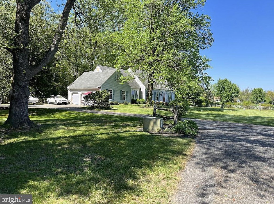 11 Layton Rd, Pilesgrove, NJ 08098