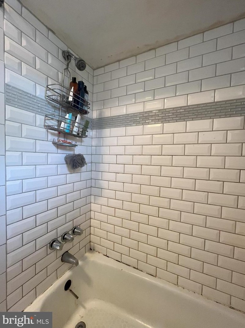 51 Penn Bch Dr, Pennsville NJ 08070-3643 exterior