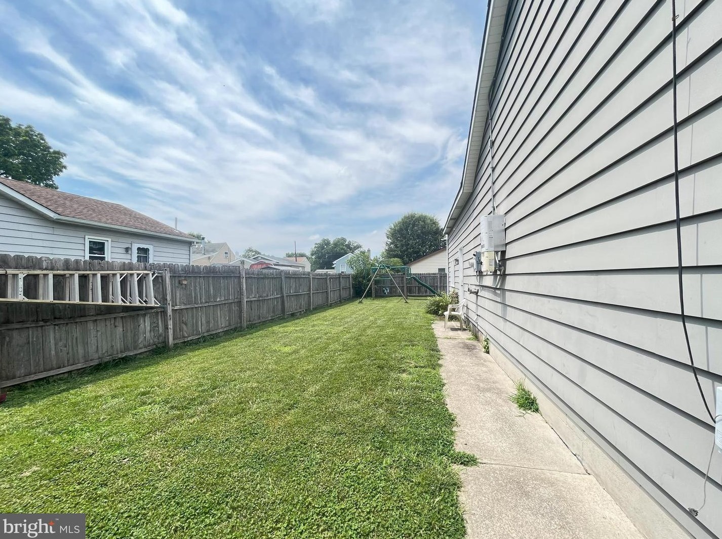 51 Penn Bch Dr, Pennsville NJ 08070-3643 exterior