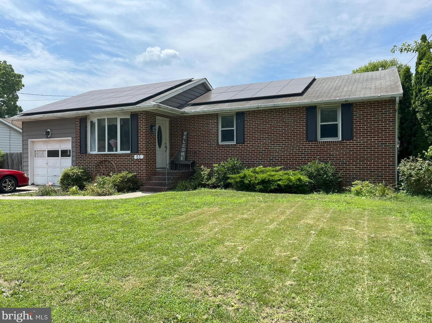 51 Penn Beach Dr, Pennsville, NJ 08070-3634