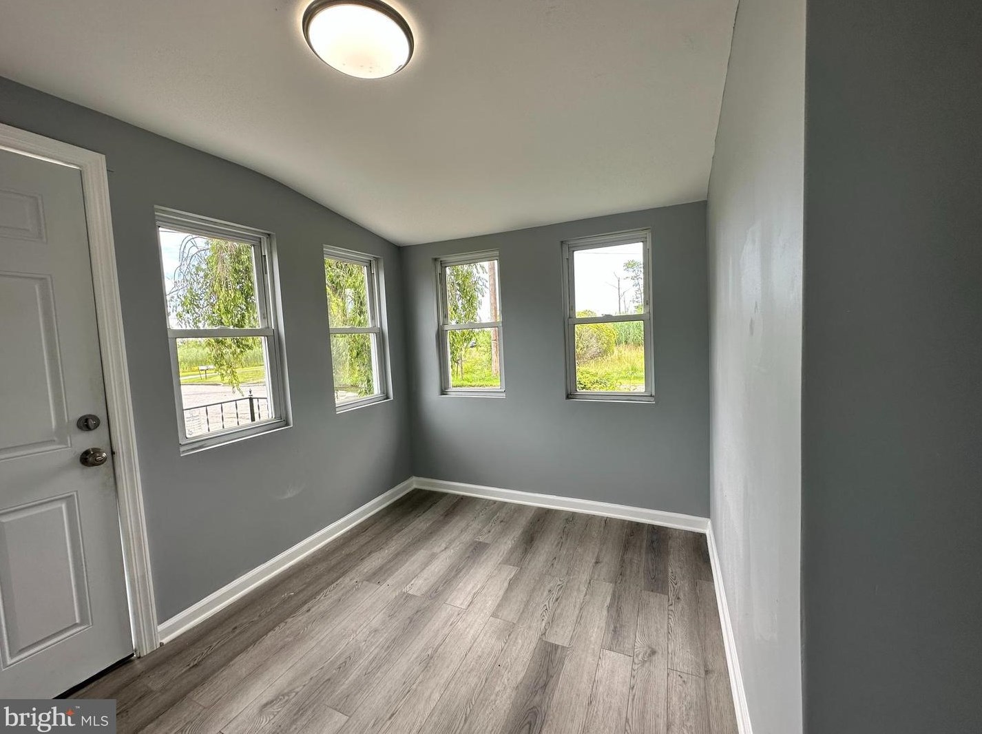 37 Beaver Ave, Pennsville, NJ 08070-1902
