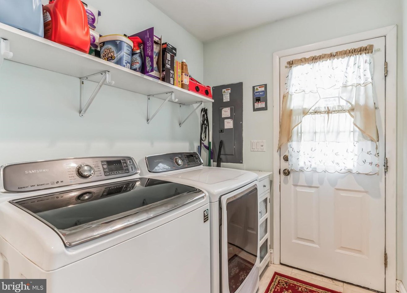 269 Pittsfield St, Pennsville NJ 08070-1921 exterior