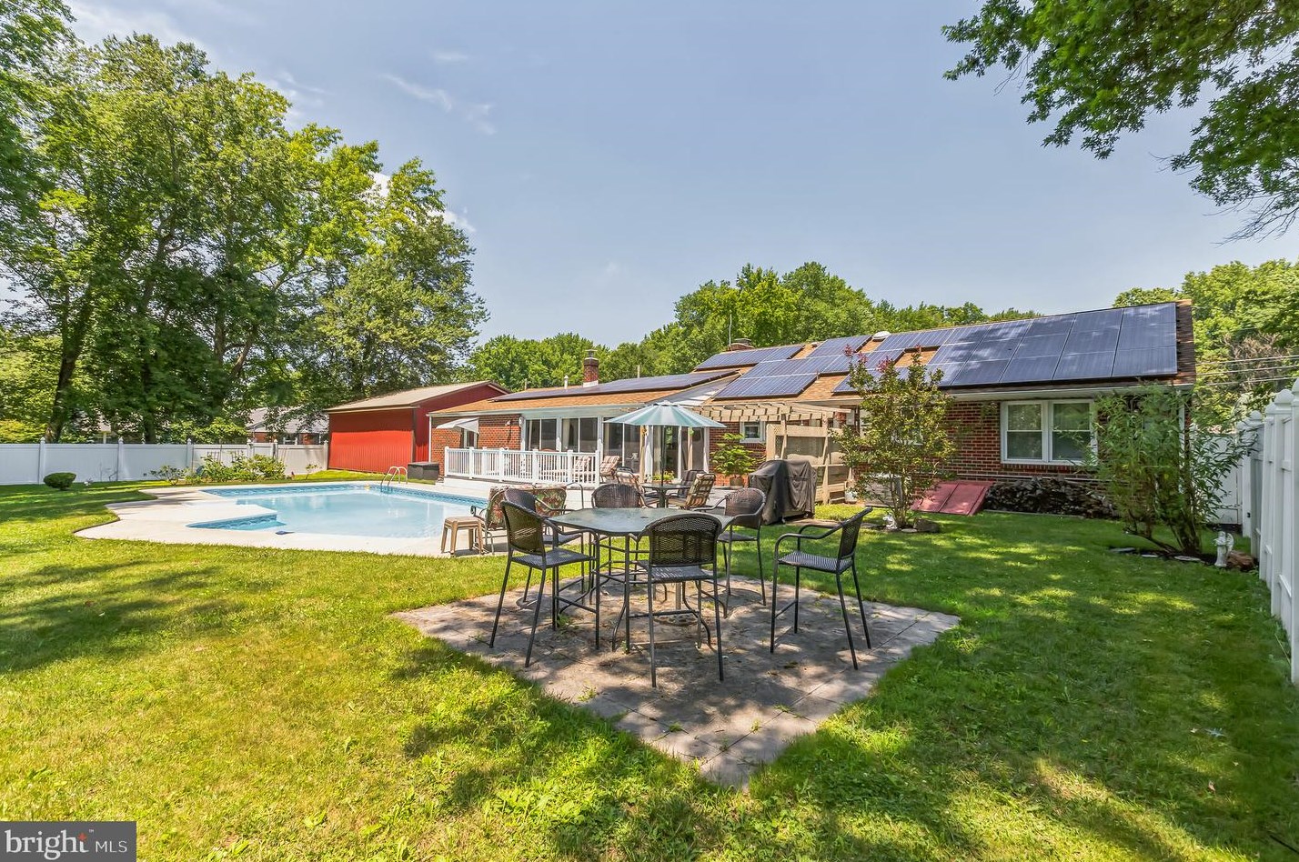 269 Pittsfield St, Pennsville NJ 08070-1921 exterior