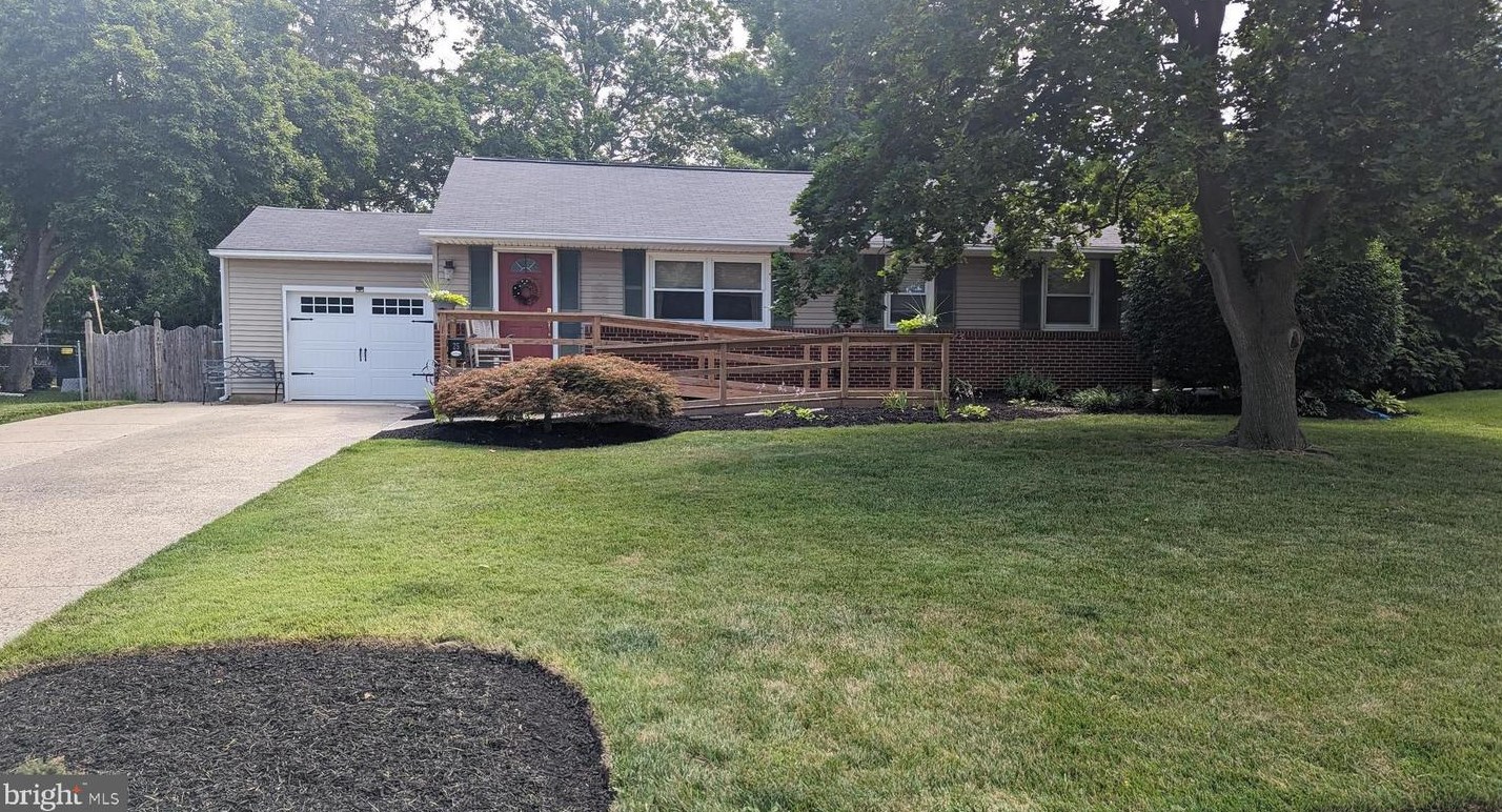 25 Grange Ct, Pilesgrove, NJ 08098