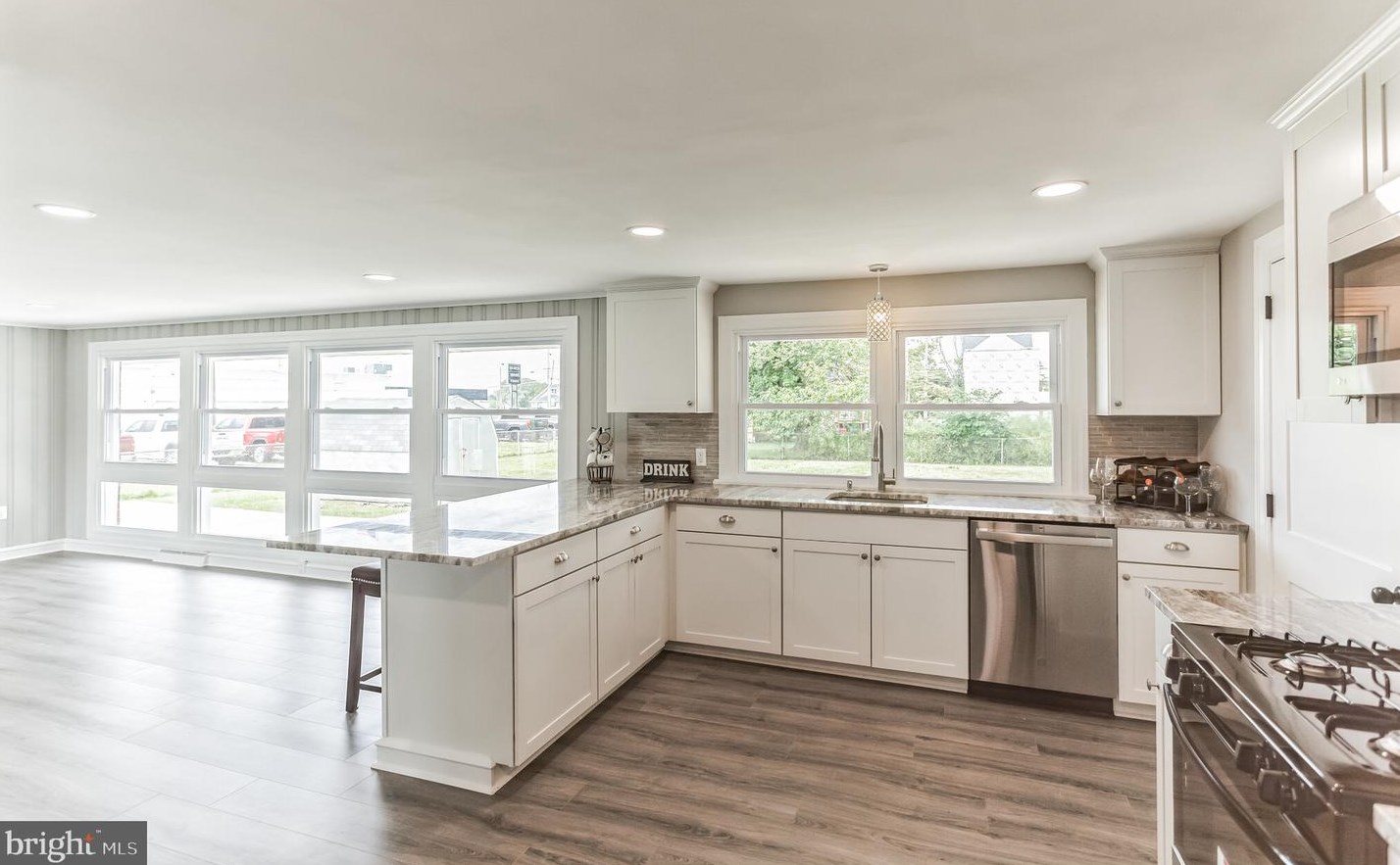 104 Dolbow Ave, Carneys Point Township, NJ 08069-1533
