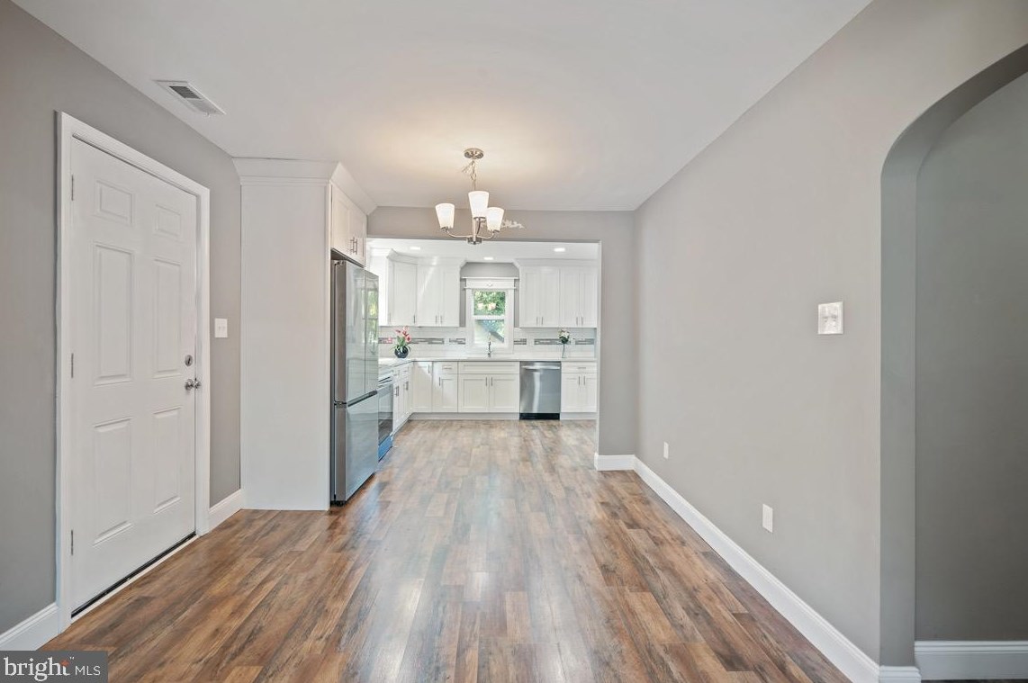 285 Hook Rd, Pennsville NJ 08070-1929 exterior