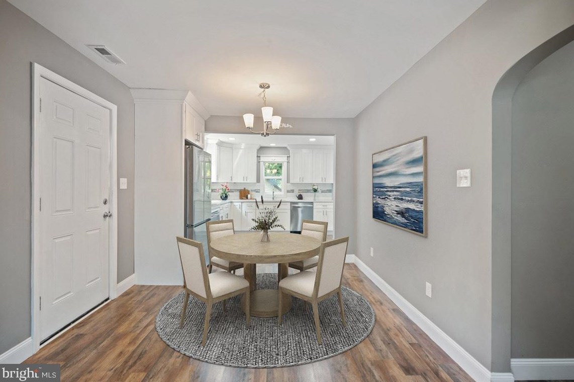 285 Hook Rd, Pennsville NJ 08070-1929 exterior