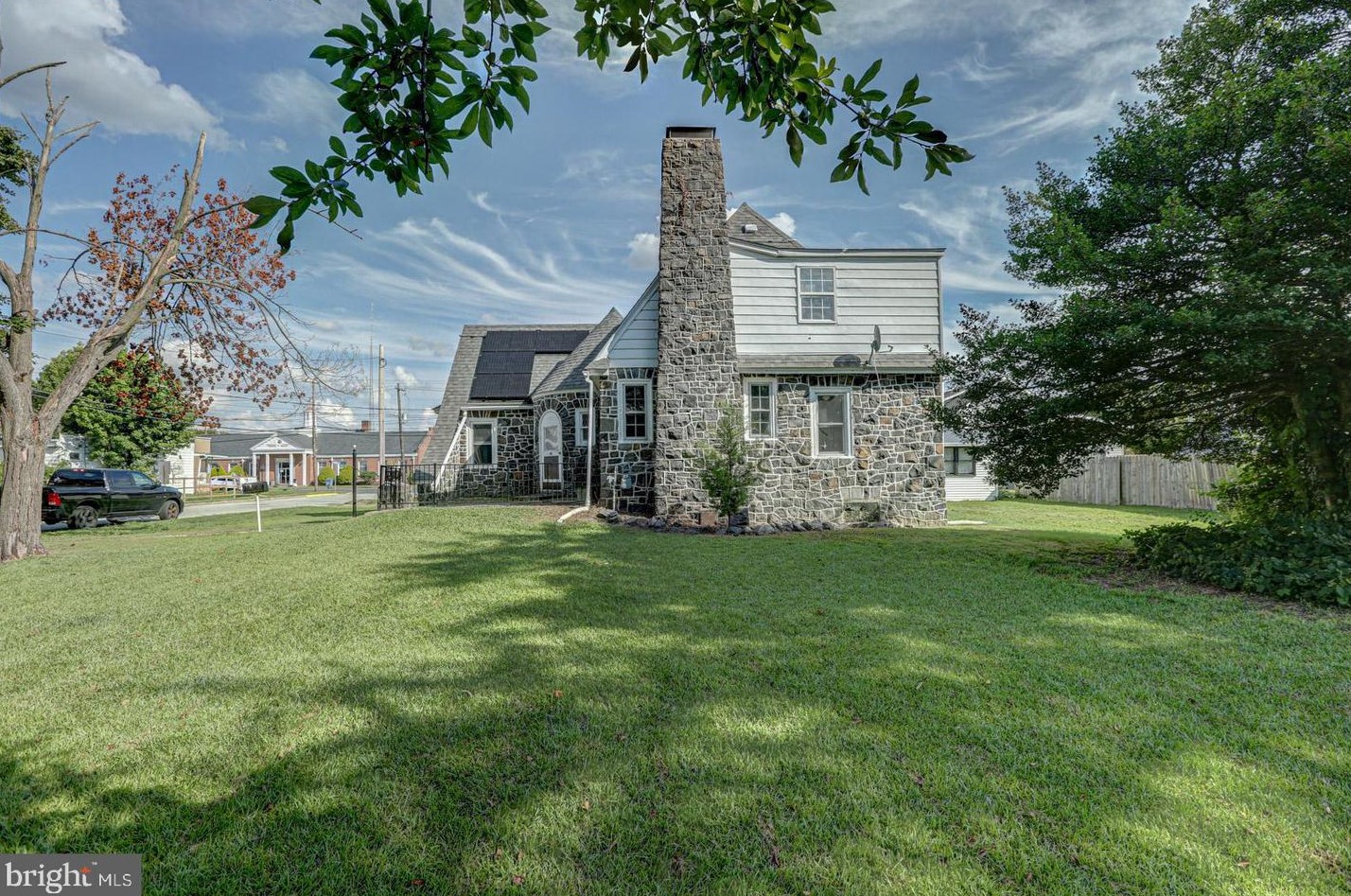 1 Harding Ave, Pennsville NJ  08070-1613 exterior