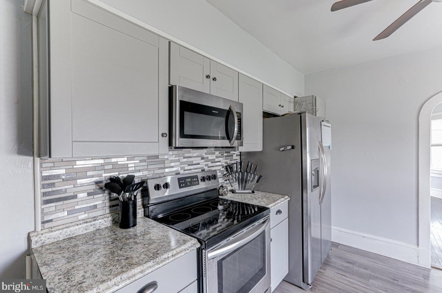 1 Harding Ave, Pennsville NJ  08070-1613 exterior