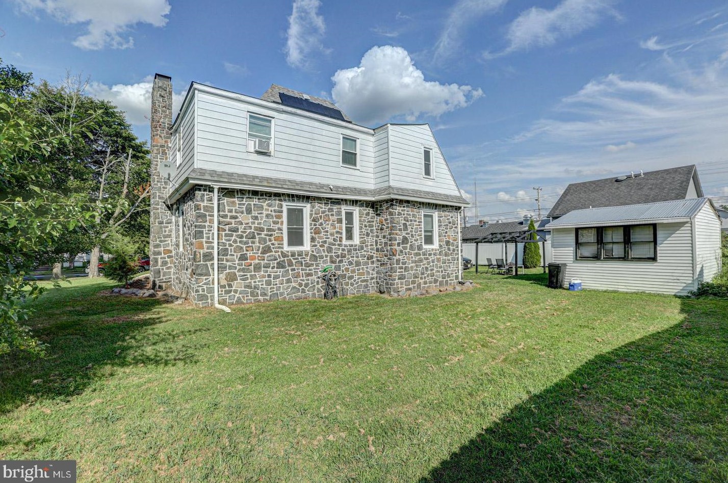 1 Harding Ave, Pennsville NJ  08070-1613 exterior