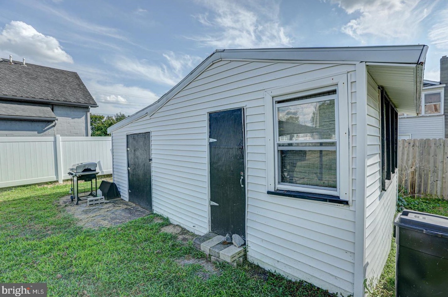 1 Harding Ave, Pennsville NJ  08070-1613 exterior