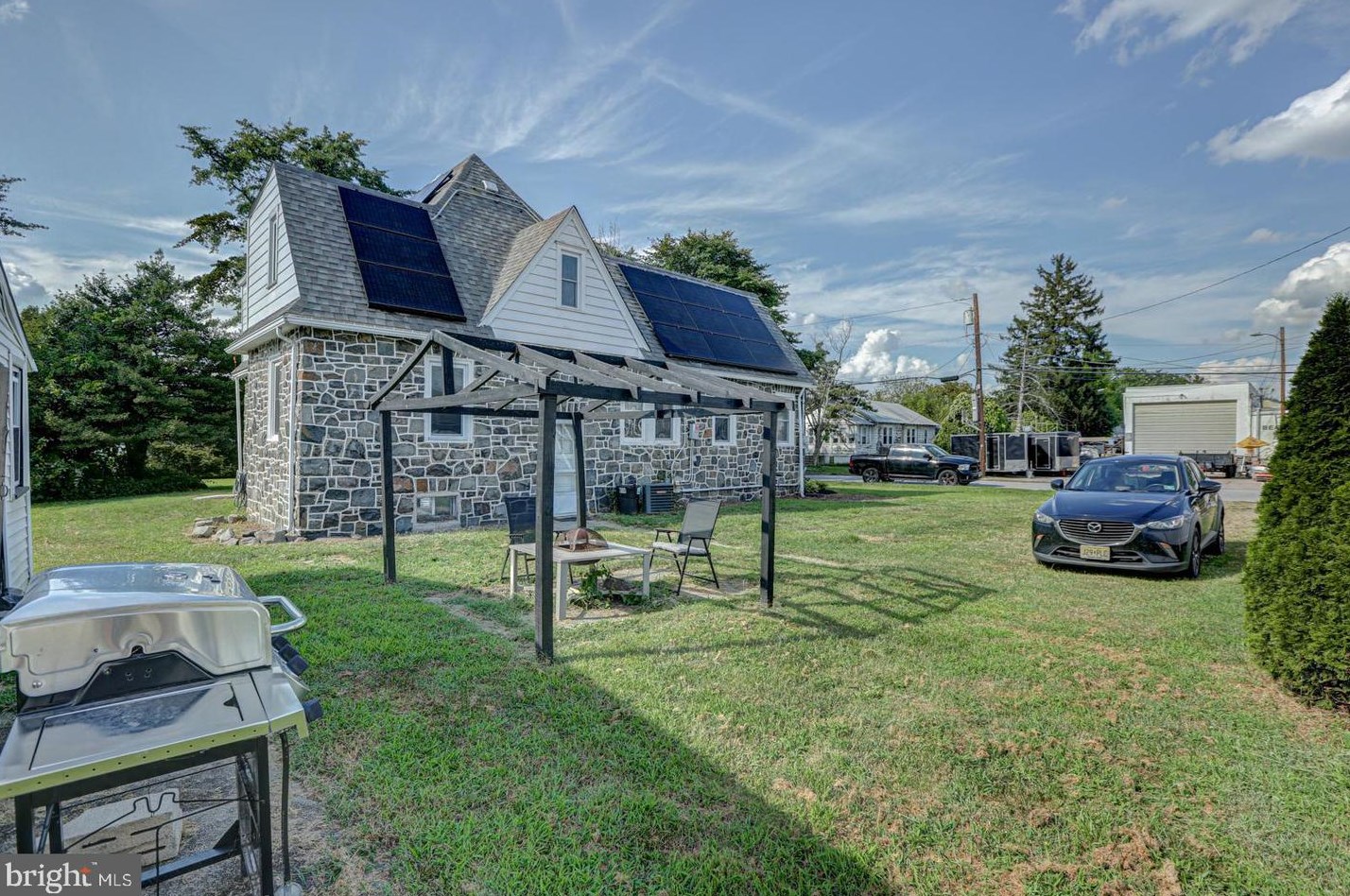 1 Harding Ave, Pennsville NJ  08070-1613 exterior