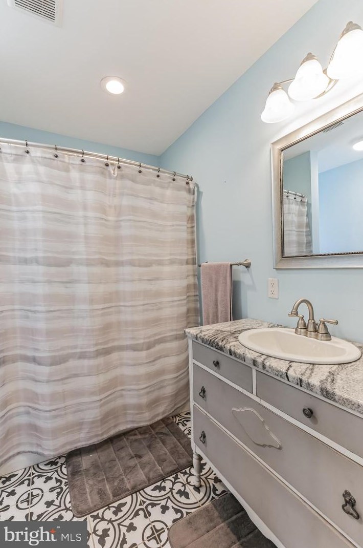 39 Churchtown Rd, Pennsville NJ 08070-1343 exterior