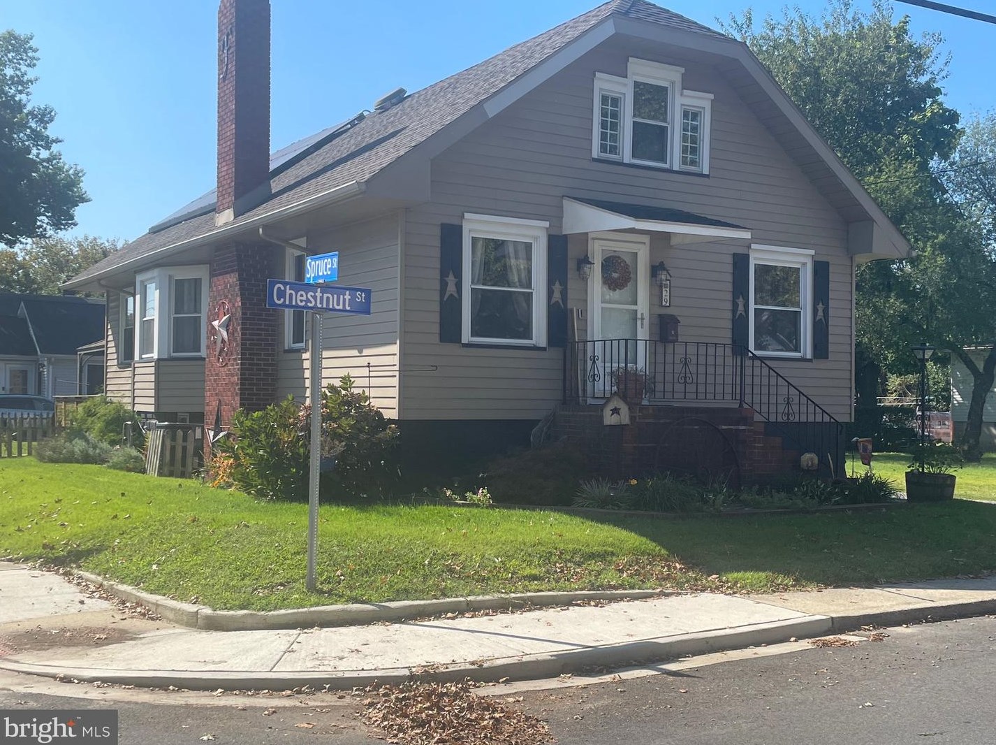 29 Chestnut St, Pennsville, NJ 08070