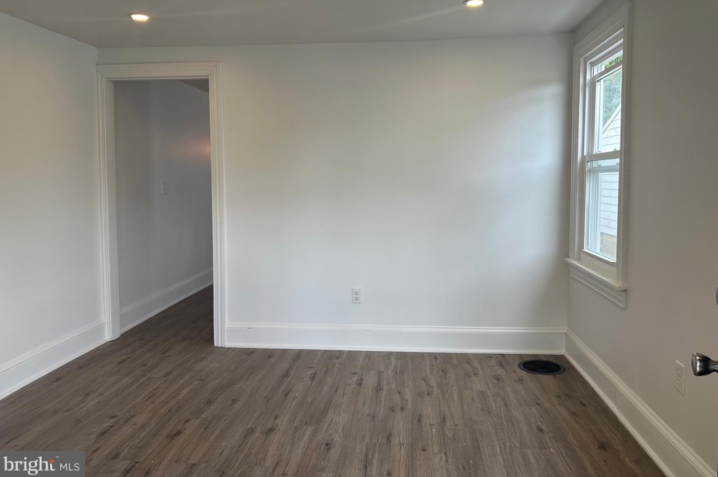 31 Eighth St, Salem NJ  08079-1010 exterior