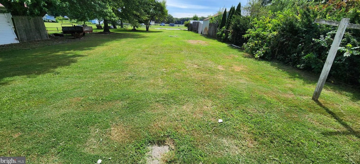 20 Church St, Pennsville NJ  08070-2123 exterior