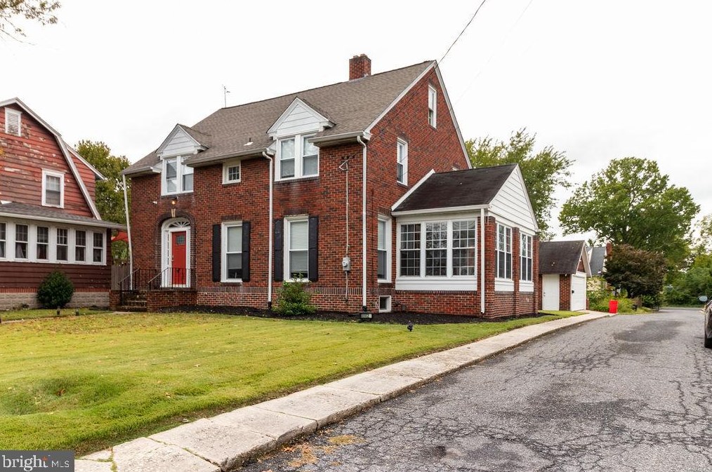 2 Grant St, Carneys Point Township, NJ 08069