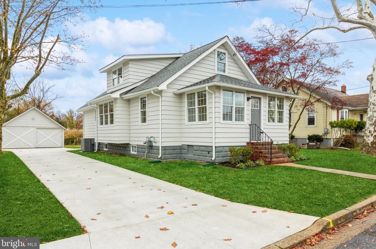53 Spruce St, Pennsville, NJ 08070