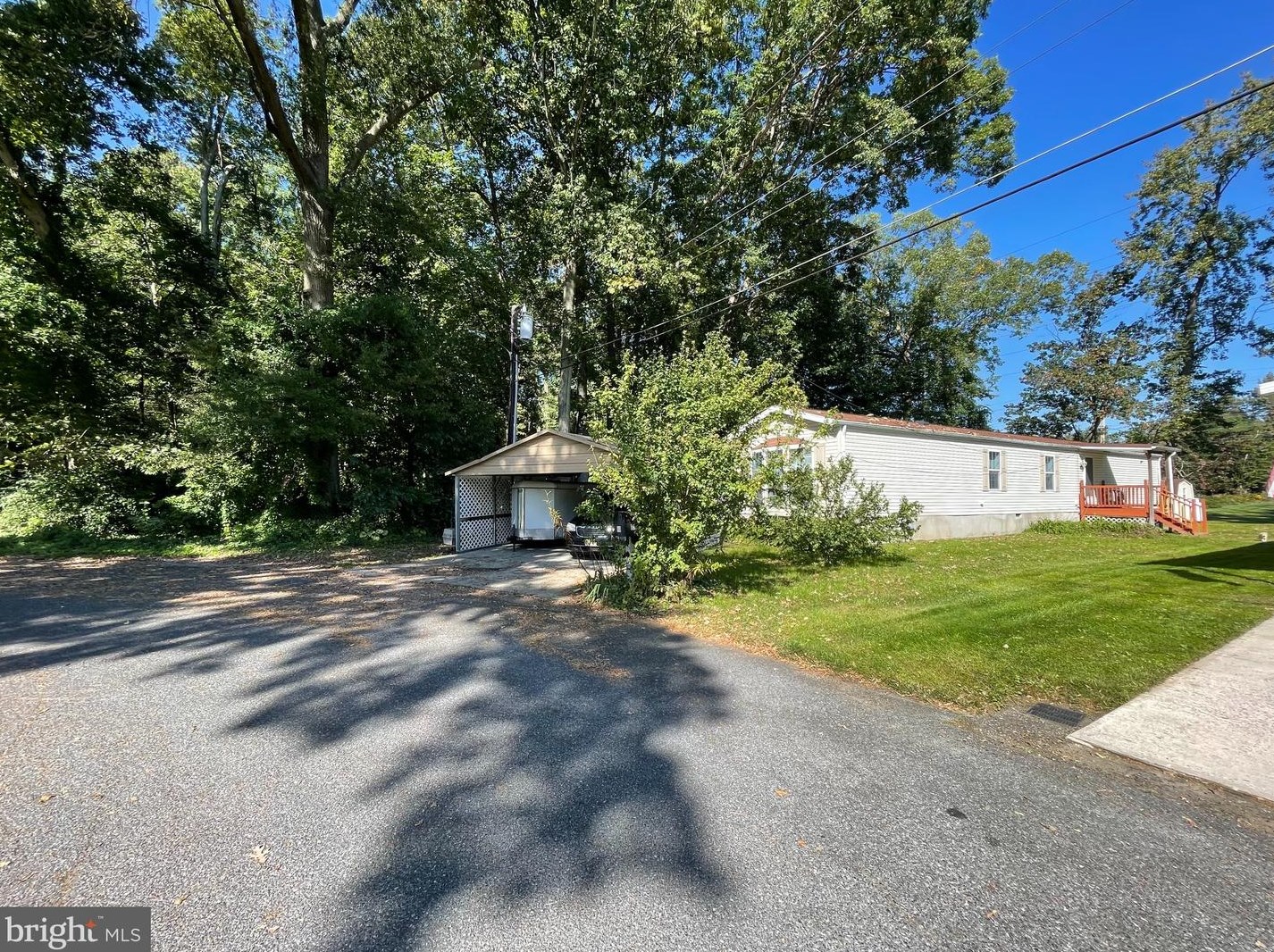 80 Mobile Dr, Pennsville, NJ 08070