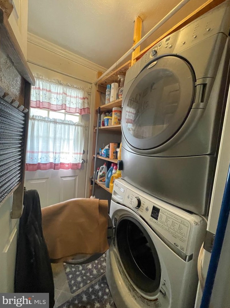 80 Mobile Dr, Pennsville NJ 08070-1039 exterior