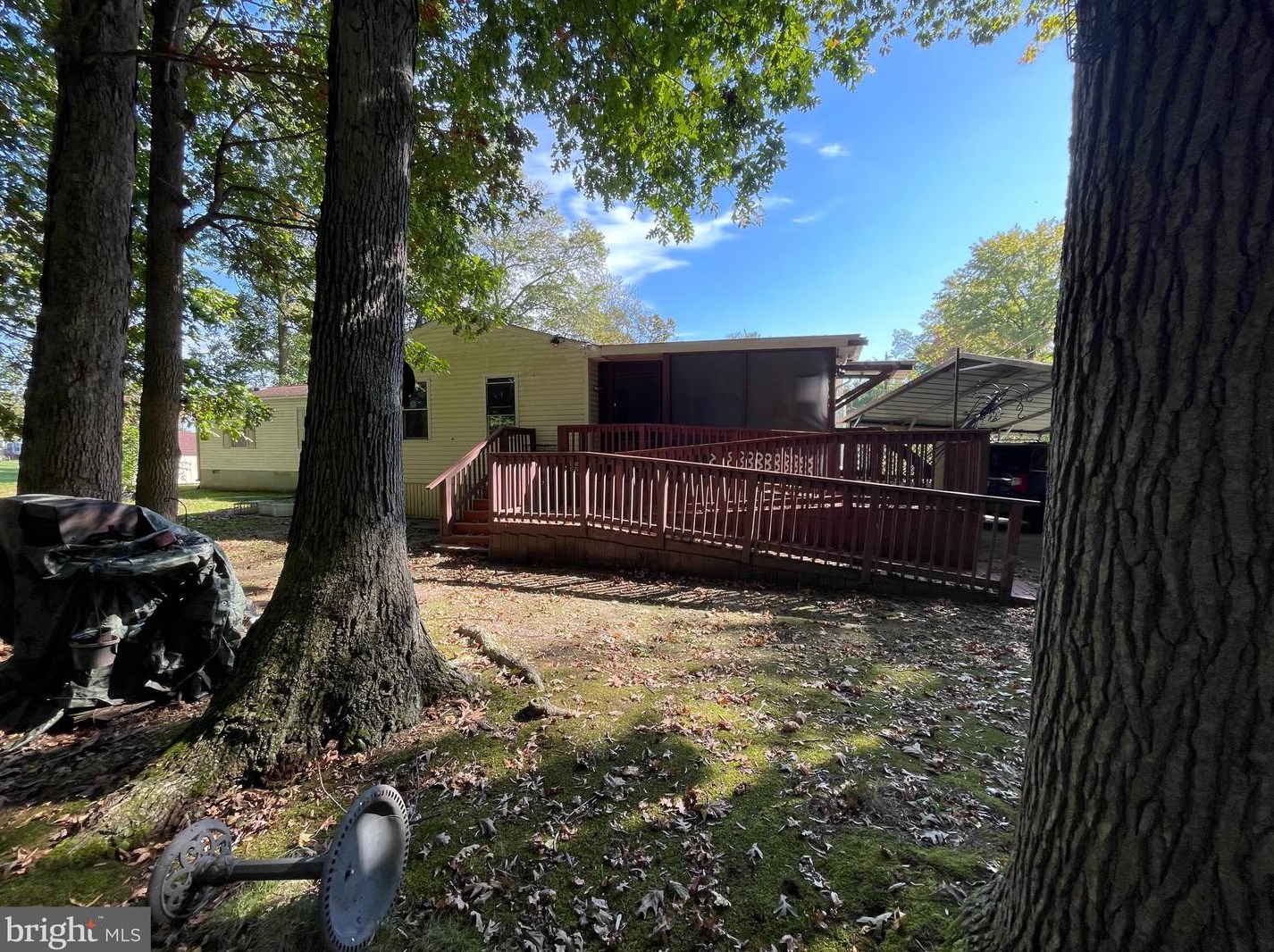 80 Mobile Dr, Pennsville NJ 08070-1039 exterior