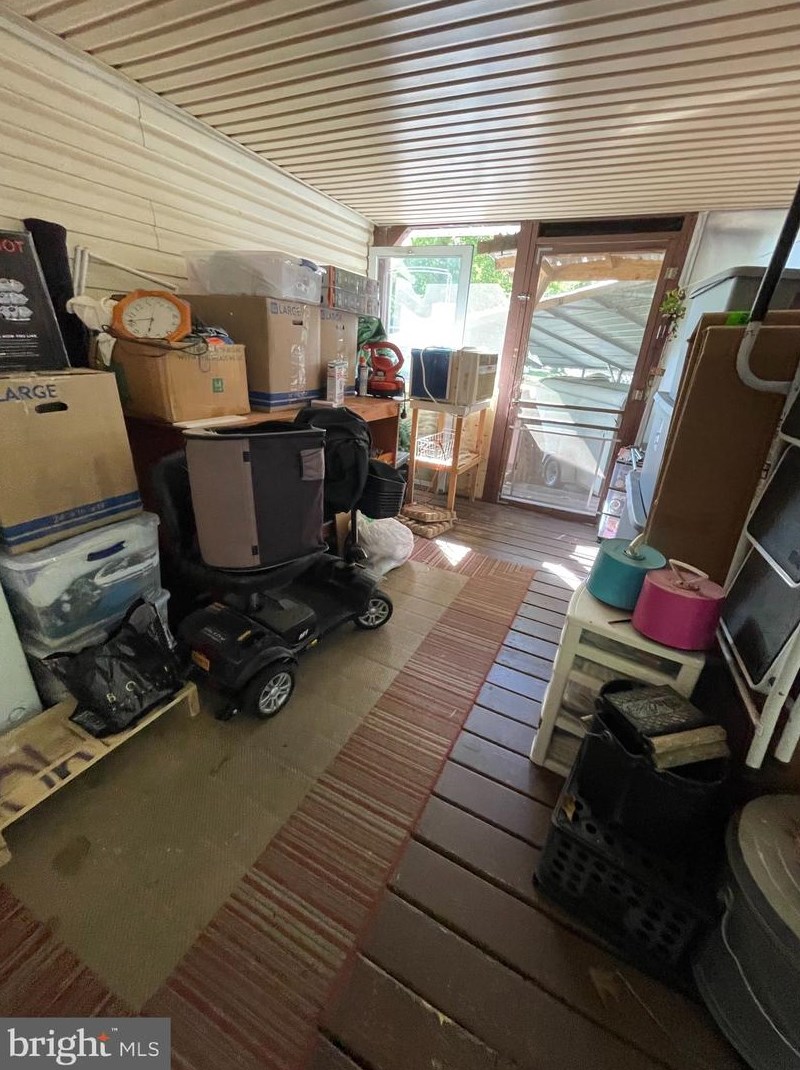 80 Mobile Dr, Pennsville NJ 08070-1039 exterior