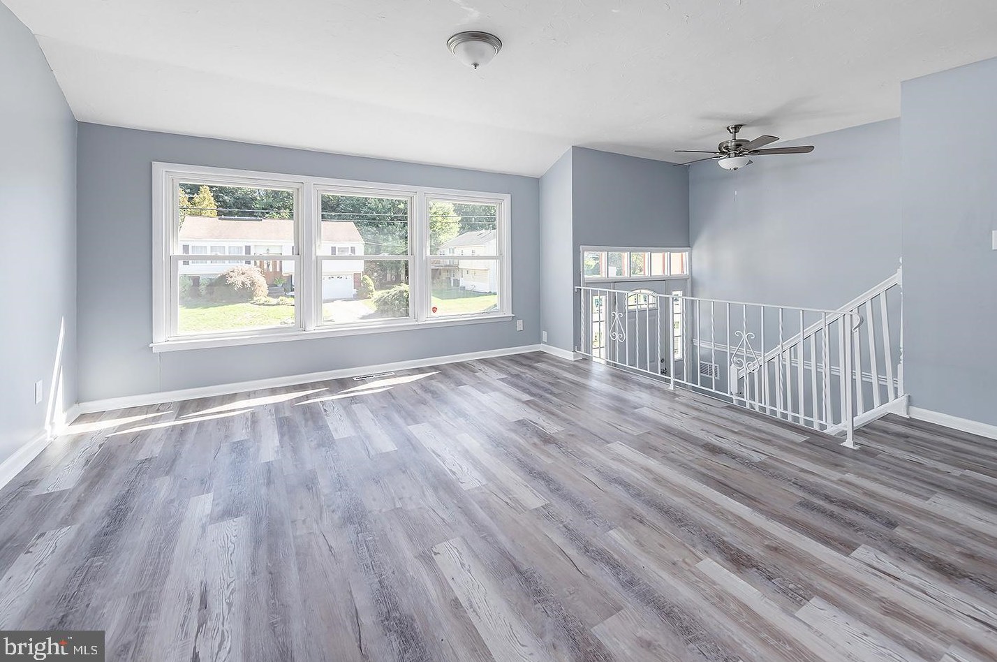 298 Justice Dr, Carneys Point Township, NJ 08069-2610