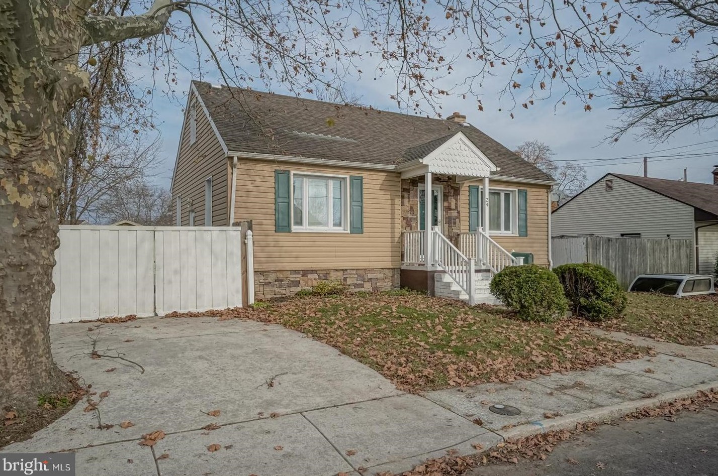 24 Chestnut St, Pennsville, NJ 08070