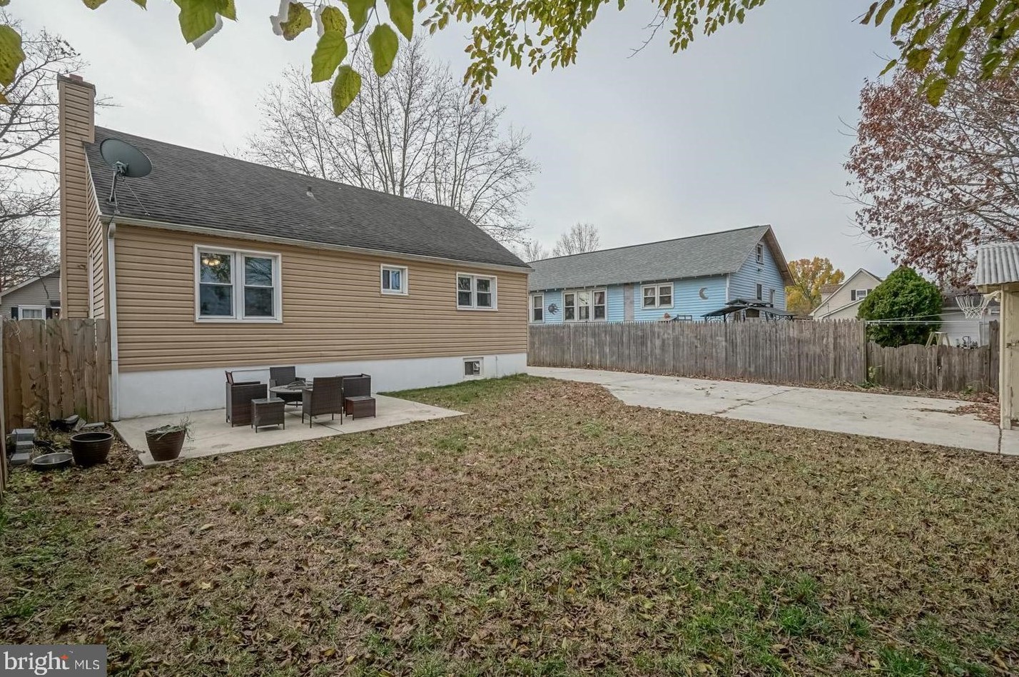 24 Chestnut St, Pennsville NJ  08070-2027 exterior